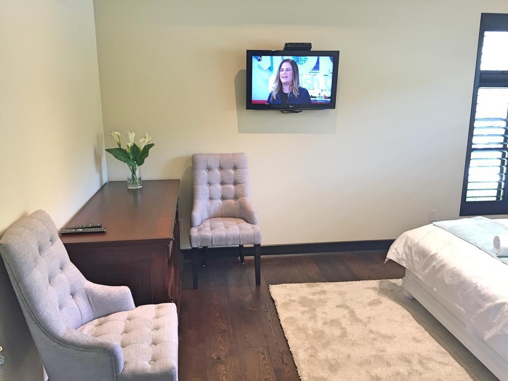 Mission Hill Lake View Villa 웨스트 켈로나 외부 사진